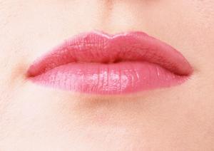 金箔入りのコスメで美肌を目指す